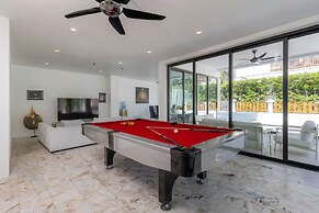 Grand Hill Mansion