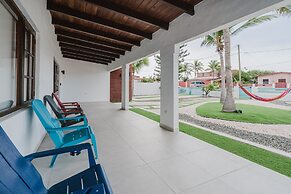 2 min Walk to Beach - Mangel Halto