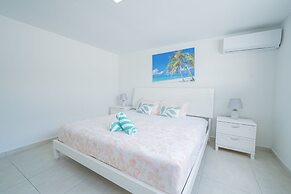 2 min Walk to Beach - Mangel Halto