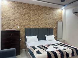 Manjeet Hotel & Restaurant