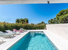 Villa Axia