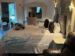 One love suites