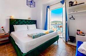 Blue Hotel Salamina