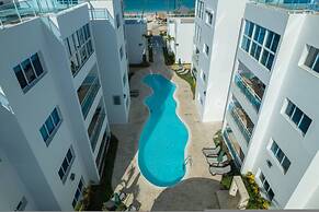 Beachfront Condo 2 Pools Private Beach 8 Guest