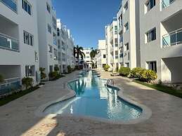 Beachfront Condo 2 Pools Private Beach 8 Guest