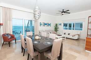 Beachfront Condo 2 Pools Private Beach 8 Guest