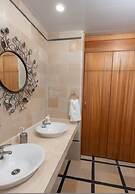 Beachfront Condo 2 Pools Private Beach 8 Guest