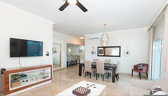 Beachfront Condo 2 Pools Private Beach 8 Guest
