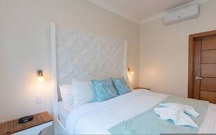 Beachfront Condo 2 Pools Private Beach 8 Guest