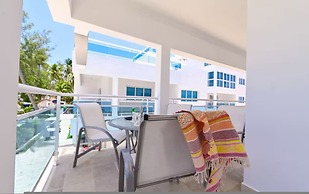 Beachfront Condo 2 Pools Private Beach 8 Guest