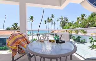 Beachfront Condo 2 Pools Private Beach 8 Guest
