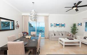 Beachfront Condo 2 Pools Private Beach 8 Guest