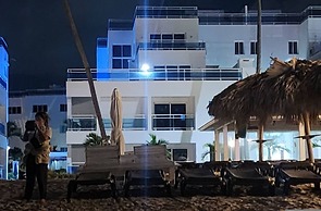 Beachfront Condo 2 Pools Private Beach 8 Guest