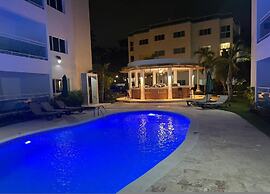 Beachfront Condo 2 Pools Private Beach 8 Guest