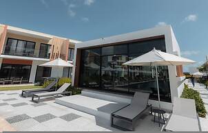 2BR Love Nest Jacuzzi Gym 1 Free Excursion