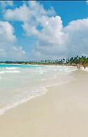 Modern 2BR Escape White Sands Beach Access