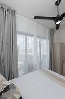 Rooftop Jacuzzi Condo Free Airport Transfer