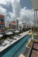Rooftop Jacuzzi Condo Free Airport Transfer