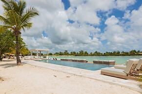 Rooftop Jacuzzi Condo Free Airport Transfer
