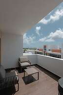 Rooftop Jacuzzi Condo Free Airport Transfer