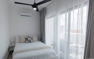 Rooftop Jacuzzi Condo Free Airport Transfer