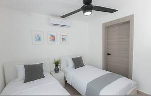 Rooftop Jacuzzi Condo Free Airport Transfer