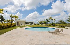 Rooftop Jacuzzi Condo Free Airport Transfer