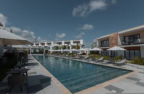 Rooftop Jacuzzi Condo Free Airport Transfer