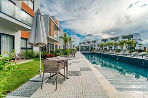 2-level Retreat Jacuzzi Free Airport Transfer