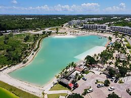 2-level Retreat Jacuzzi Free Airport Transfer