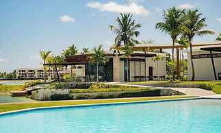 2-level Retreat Jacuzzi Free Airport Transfer