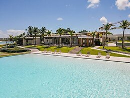 2-level Retreat Jacuzzi Free Airport Transfer