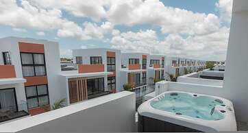 2-level Retreat Jacuzzi Free Airport Transfer