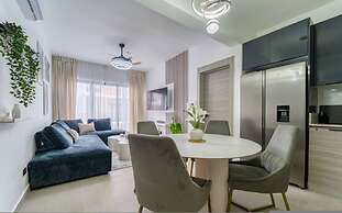 2-level Retreat Jacuzzi Free Airport Transfer
