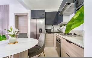 2-level Retreat Jacuzzi Free Airport Transfer