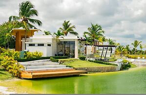 2-level Retreat Jacuzzi Free Airport Transfer