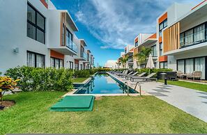 2-level Retreat Jacuzzi Free Airport Transfer