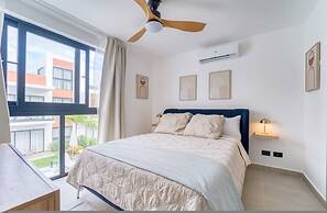 2-level Retreat Jacuzzi Free Airport Transfer