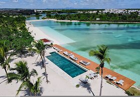 2-level Retreat Jacuzzi Free Airport Transfer