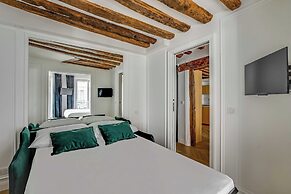 2bdr/5p Apartment au Centre de Paris in Downtown Paris