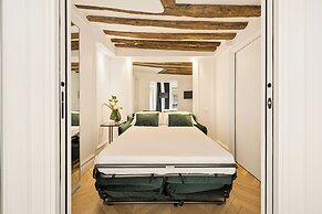 2bdr/5p Apartment au Centre de Paris in Downtown Paris
