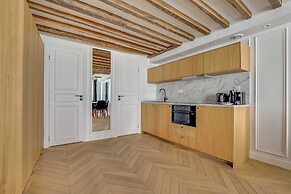2bdr/5p Apartment au Centre de Paris in Downtown Paris