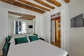 2bdr/5p Apartment au Centre de Paris in Downtown Paris