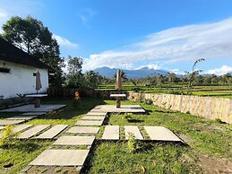 Botanika Estate