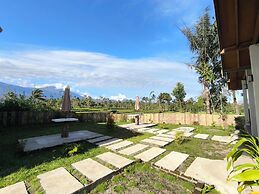 Botanika Estate