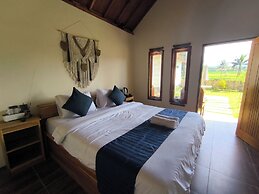 Botanika Estate