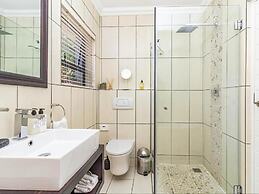 Hermanus Cliff Path Lodge