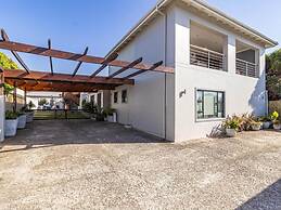 Hermanus Cliff Path Lodge