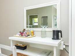Hermanus Cliff Path Lodge