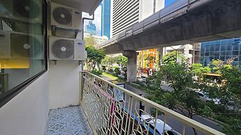Norns Silom Cafe & Stay